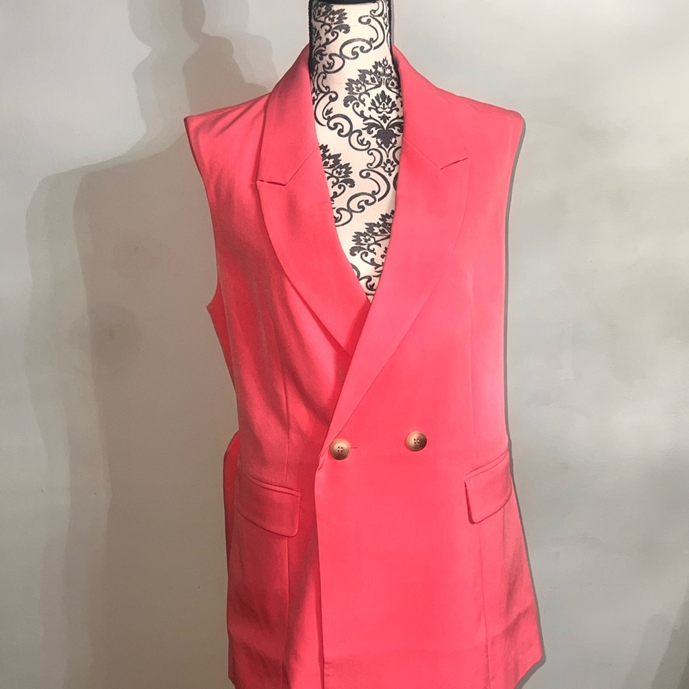 Pink Double-Breasted Women’s Sleeveless Blazer